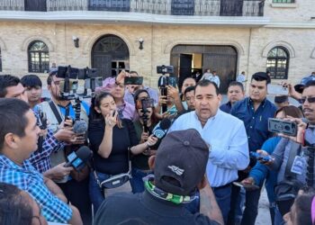 Atiende secretario del Ayuntamiento a “carretoneros”