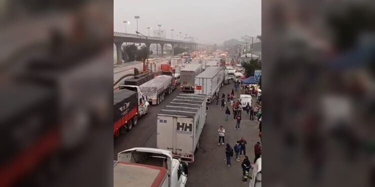 Tráfico por segundo día en la México-Querétaro