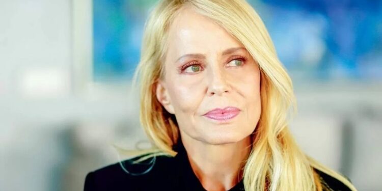 Cecilia Bolocco, muestra lesiones en la piel tras un tratamiento