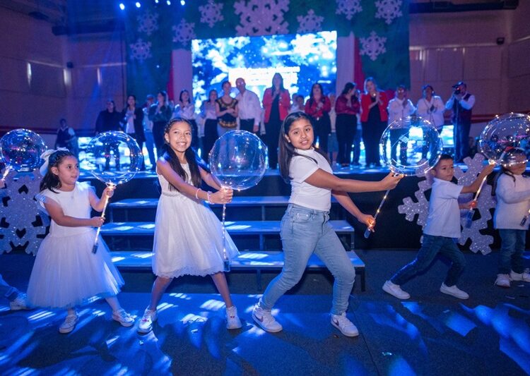 Celebra Familia UAT festival navideño en el Campus Victoria