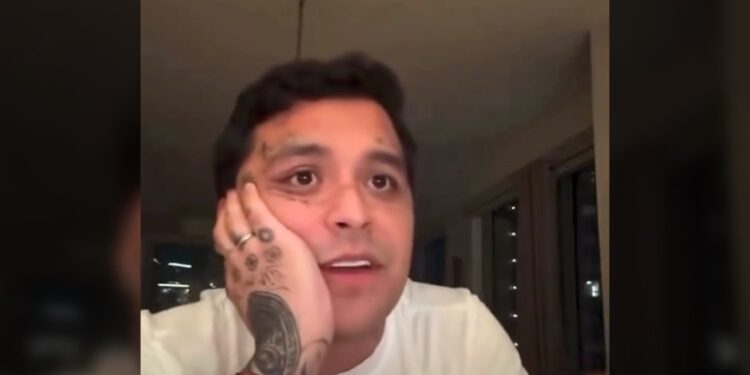 Nodal defiende a Ángela Aguilar