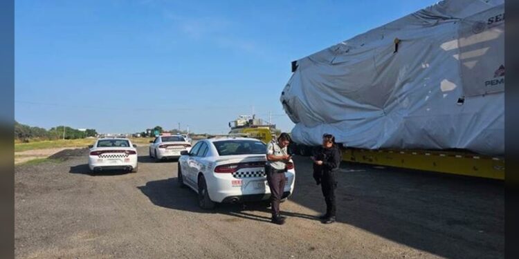 Circulación cerrada en Carretera Federal 83 y Carretera Rumbo Nuevo