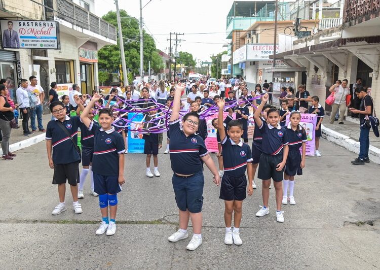 DIF Tampico participó en el Desfile de la Revolución Mexicana