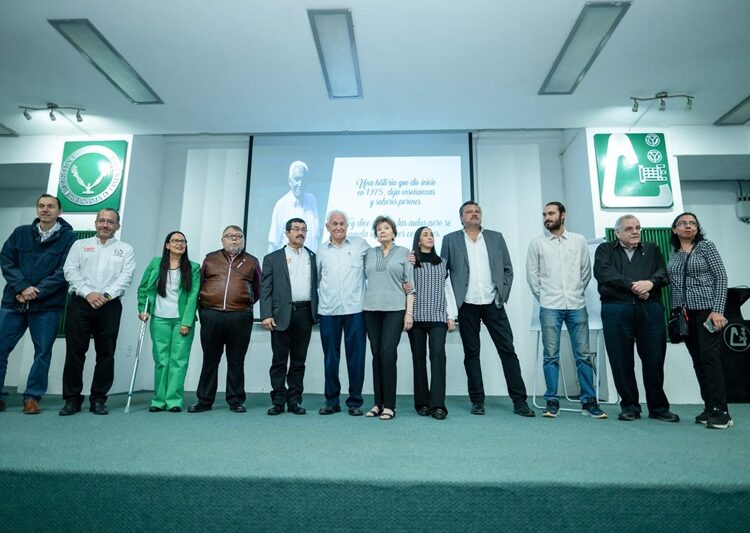 Decano de la UAT, Luis Navarro Roso, se despide de la cátedra con emotivo homenaje