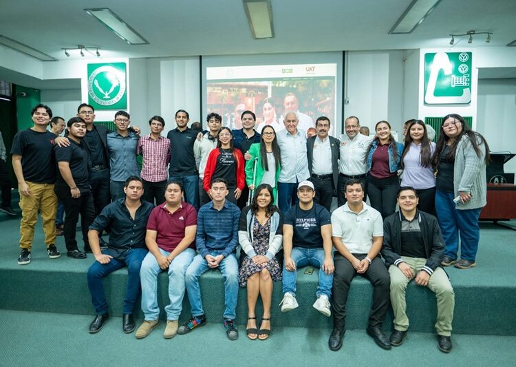 Decano de la UAT, Luis Navarro Roso, se despide de la cátedra con emotivo homenaje