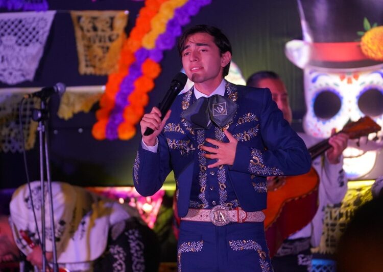 Disfrutan familias de NLD Festival de ‘Día de Muertos’