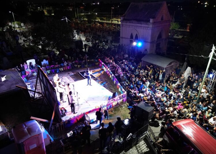 Disfrutan familias de NLD Festival de ‘Día de Muertos’