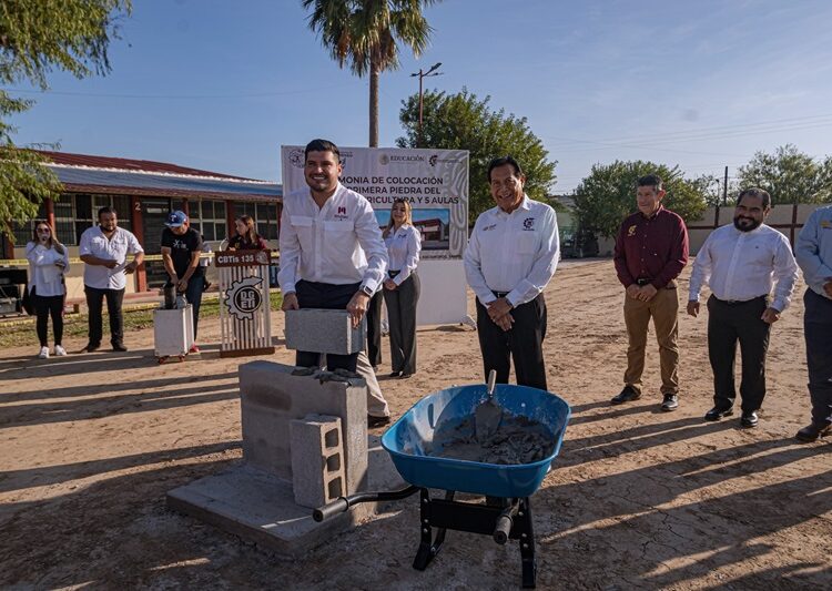 Beto Granados coloca la 1.ª piedra de nuevo taller y aulas del CBTIS 135
