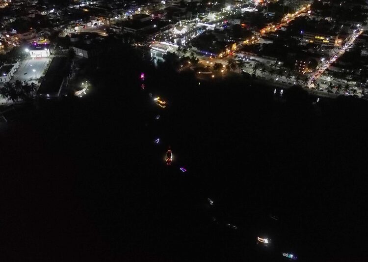 “Entre Luces y Muertos”, procesión náutica en La Cortadura