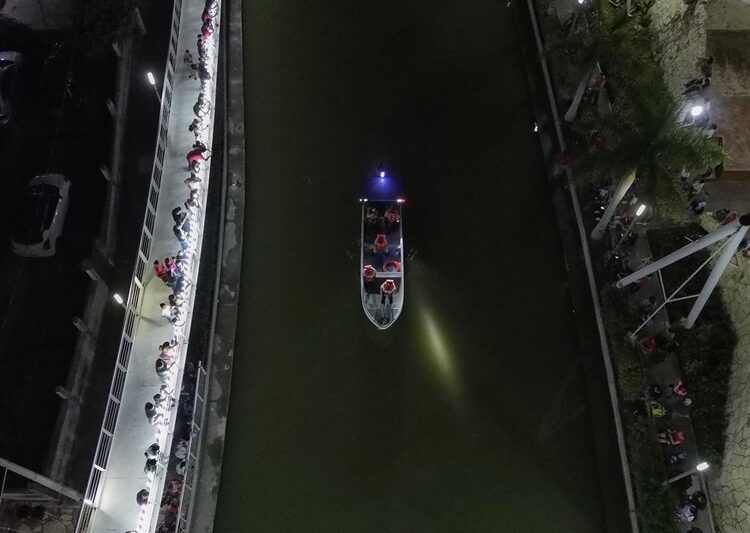 “Entre Luces y Muertos”, procesión náutica en La Cortadura
