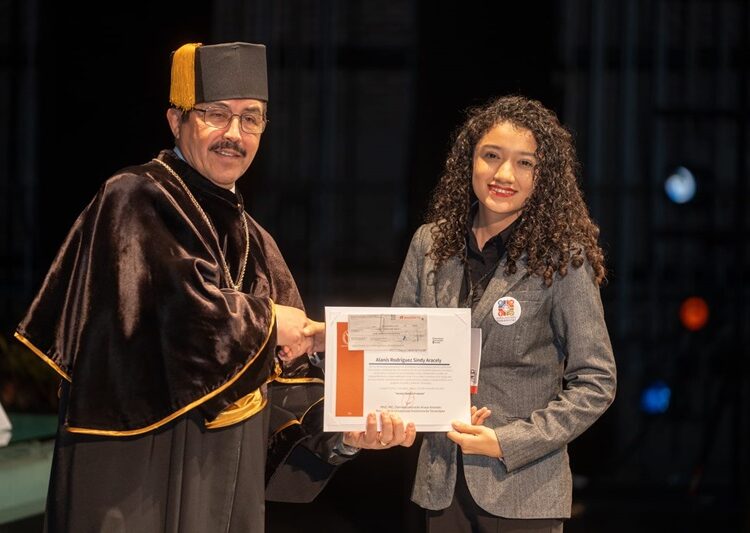 Entrega Dámaso Anaya reconocimientos al mérito universitario 2024