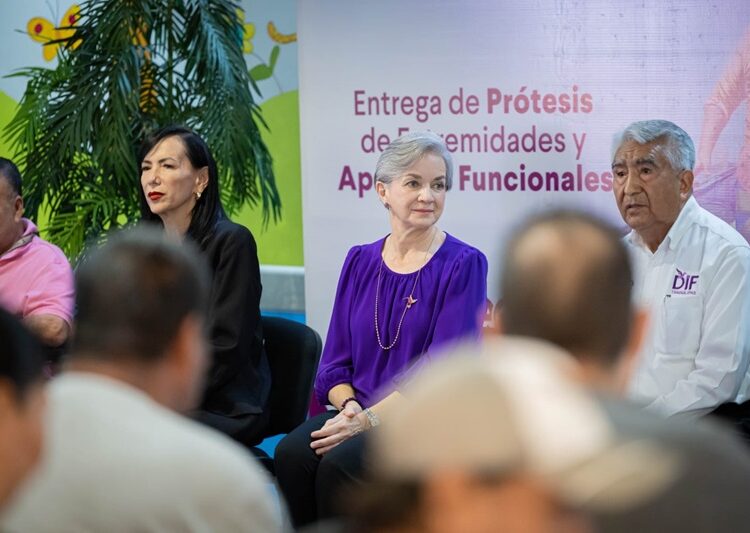 Entrega María de Villarreal prótesis y aparatos ortopédicos