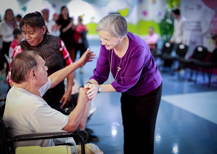 Entrega María de Villarreal prótesis y aparatos ortopédicos