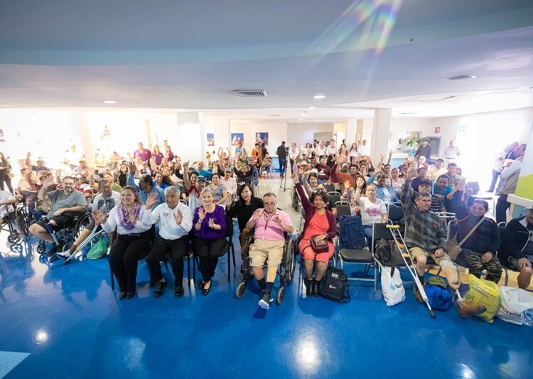 Entrega María de Villarreal prótesis y aparatos ortopédicos