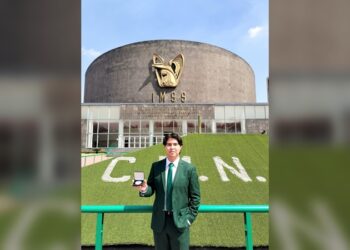 Exalumno de la UAT recibe el premio de excelencia de la AMFEM