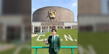 Exalumno de la UAT recibe el premio de excelencia de la AMFEM