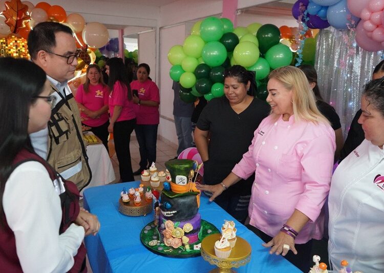 Exhibición de repostería y globoflexia en CEDIF