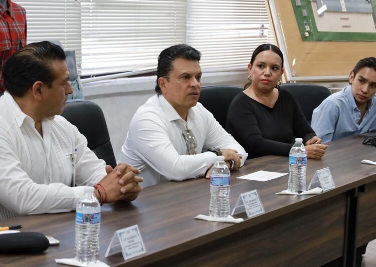 Fortalece Lalo Gattás vínculo de colaboración con sector de la maquila