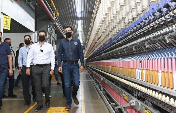 Fortalece Lalo Gattás vínculo de colaboración con sector de la maquila