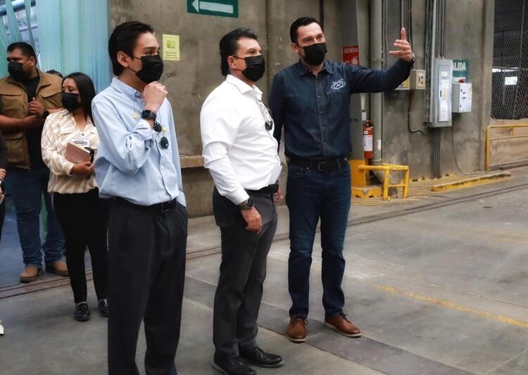 Fortalece Lalo Gattás vínculo de colaboración con sector de la maquila