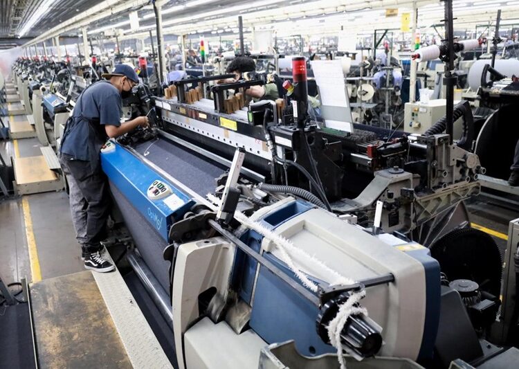 Fortalece Lalo Gattás vínculo de colaboración con sector de la maquila