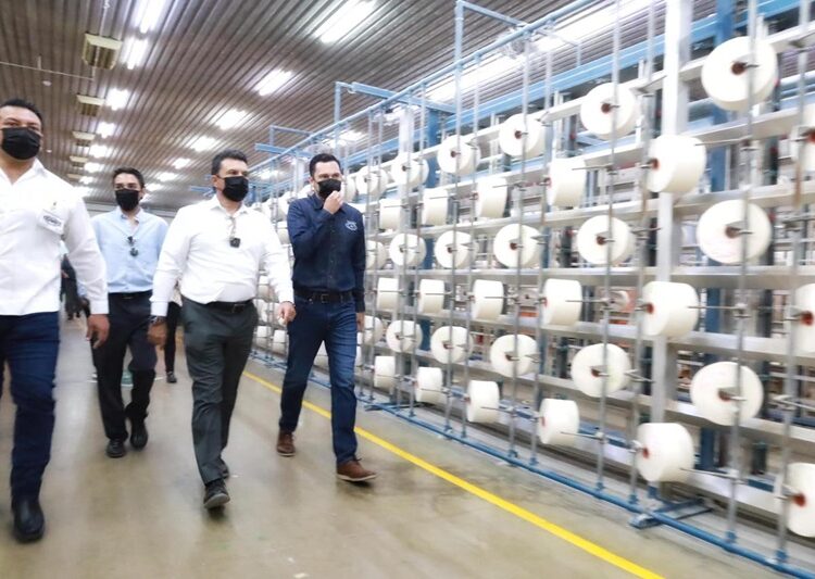 Fortalece Lalo Gattás vínculo de colaboración con sector de la maquila