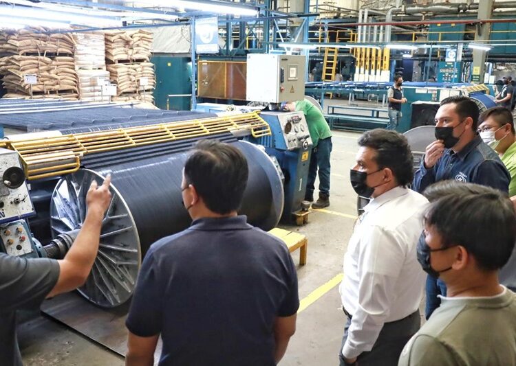 Fortalece Lalo Gattás vínculo de colaboración con sector de la maquila