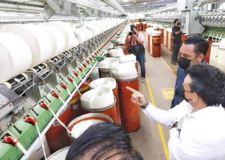 Fortalece Lalo Gattás vínculo de colaboración con sector de la maquila