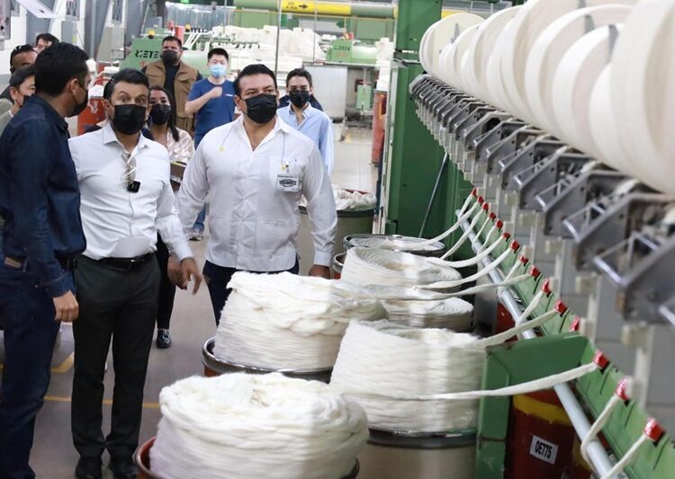 Fortalece Lalo Gattás vínculo de colaboración con sector de la maquila