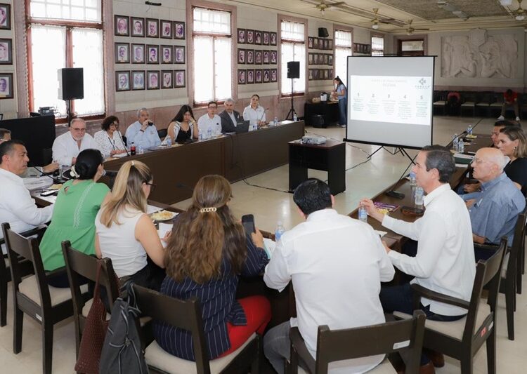 Fortalece Mónica alianzas con el comercio organizado