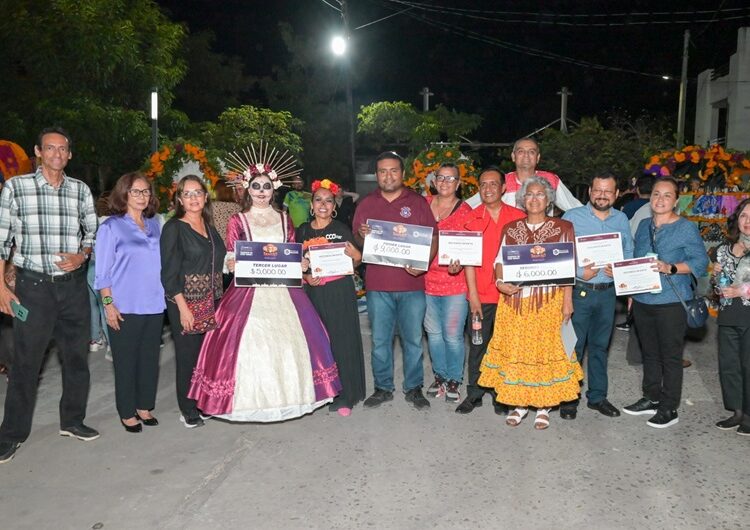 Gran participación en Concurso de Altares en Tampico