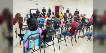 Guardia Estatal de Género imparte plática informativa a personal de SEDENA