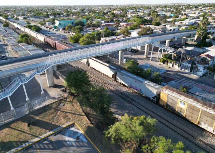 Inaugura Carmen Lilia Puente peatonal y vehicular