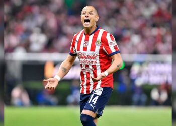 Multan al ‘Chicharito’ y advierten a Chivas