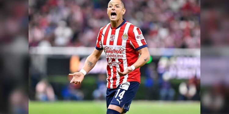Multan al ‘Chicharito’ y advierten a Chivas