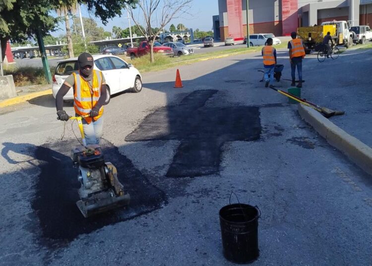 Llega programa de bacheo a 10 colonias de Victoria