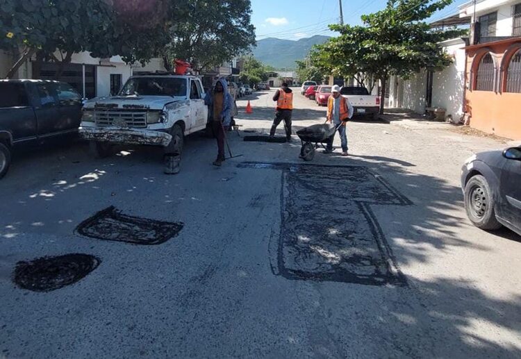 Llega programa de bacheo a 10 colonias de Victoria