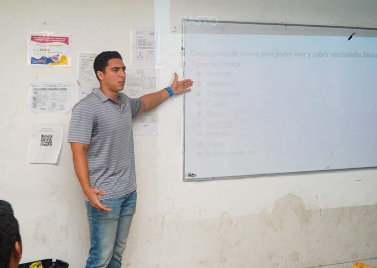 Lleva Gobierno de Mónica beneficios a los jóvenes tampiqueños