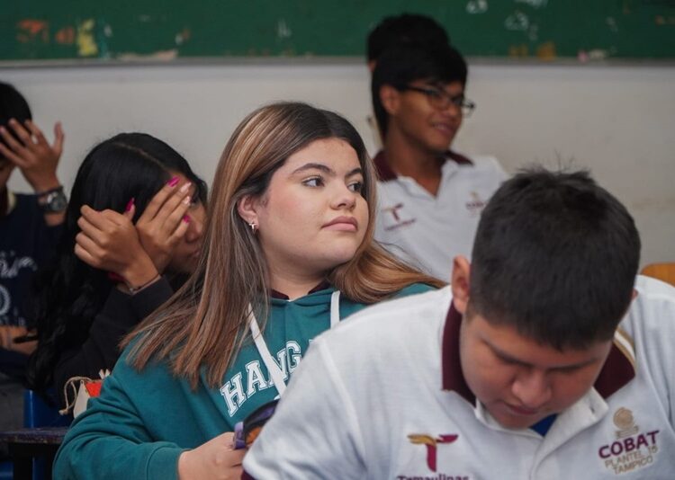 Lleva Gobierno de Mónica beneficios a los jóvenes tampiqueños