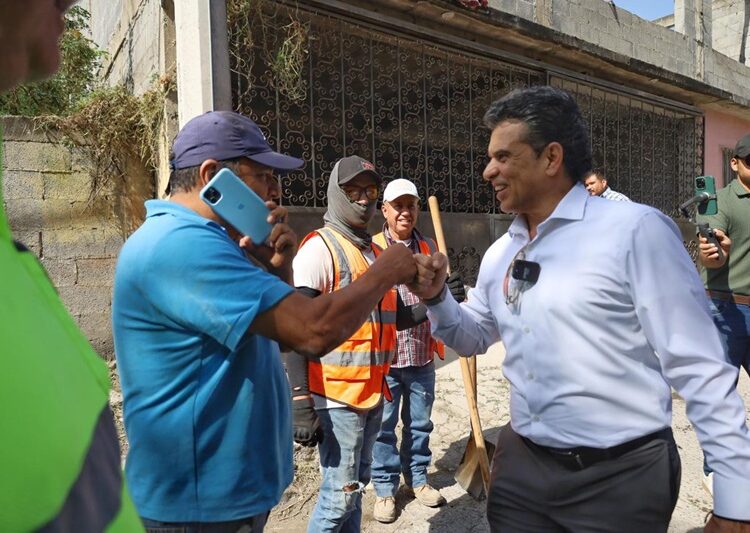 Lleva Lalo Gattás mejoras en servicios públicos y urbanos a colonias del sur