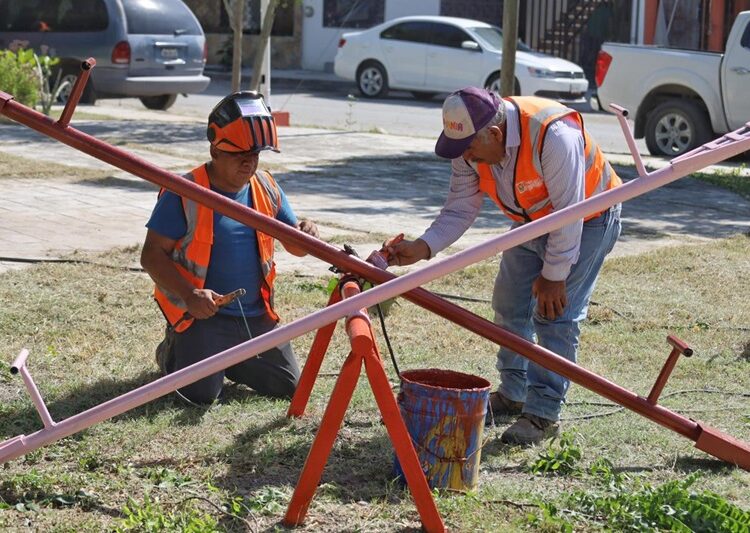 Lleva Lalo Gattás mejoras en servicios públicos y urbanos a colonias del sur
