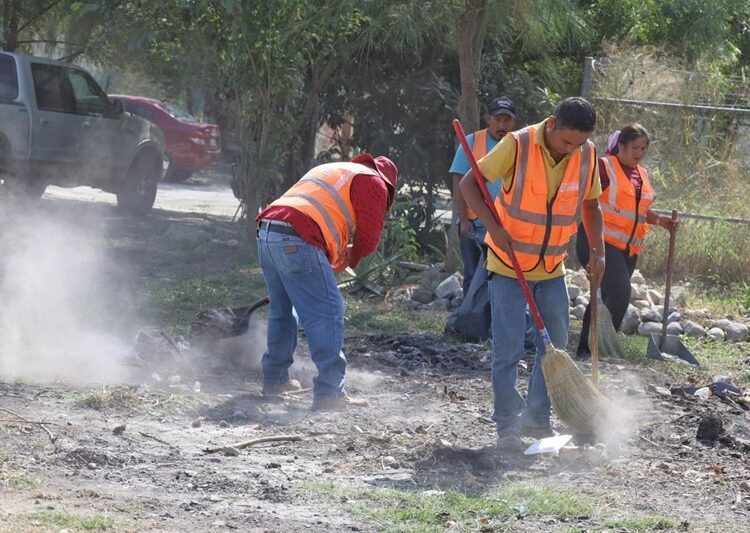 Lleva Lalo Gattás mejoras en servicios públicos y urbanos a colonias del sur