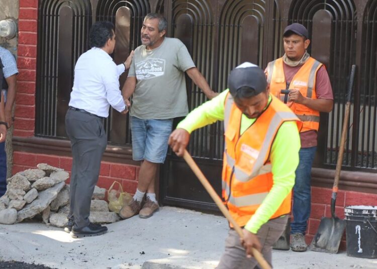 Lleva Lalo Gattás mejoras en servicios públicos y urbanos a colonias del sur