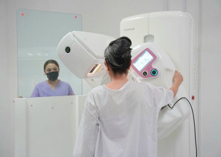 Mantiene DIF NLD lucha contra el cáncer de mama durante noviembre