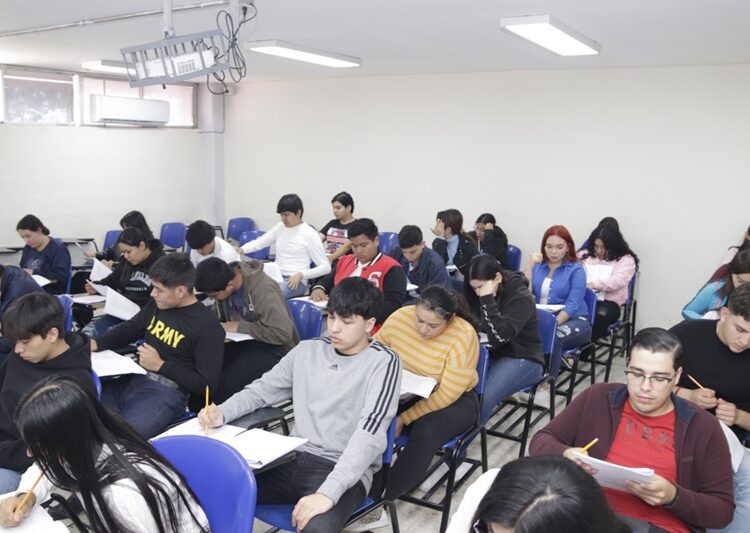 Presentan en la UAT examen de ingreso para el ciclo 2025-1