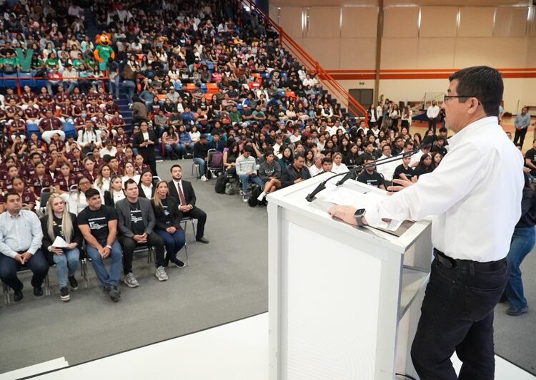 “Que nuestros estudiantes sean líderes con sentido humanista”: Dámaso