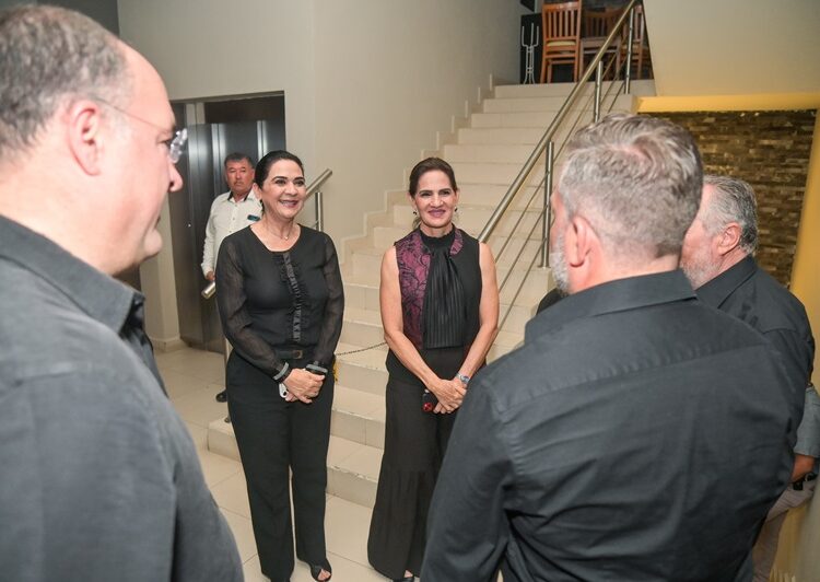 Realiza Grupo Curricanes cena temática a beneficio del DIF Tampico