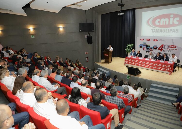 Reconoce Mónica participación de constructores en la Transformación de Tampico