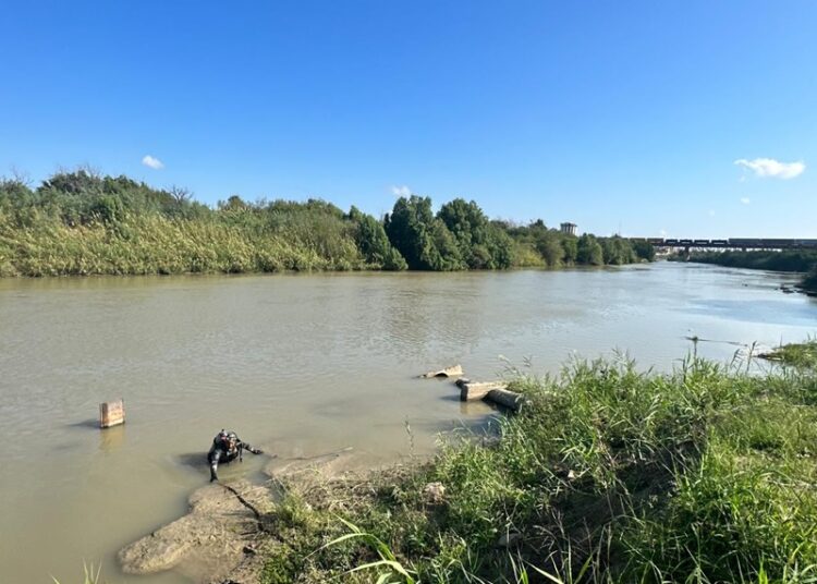 Refuerza COMAPA NLD labores de limpieza ante creciente en el Río Bravo