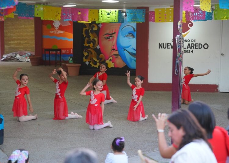 Refuerzan tradiciones con presentación artística en Casa de Cultura Viveros